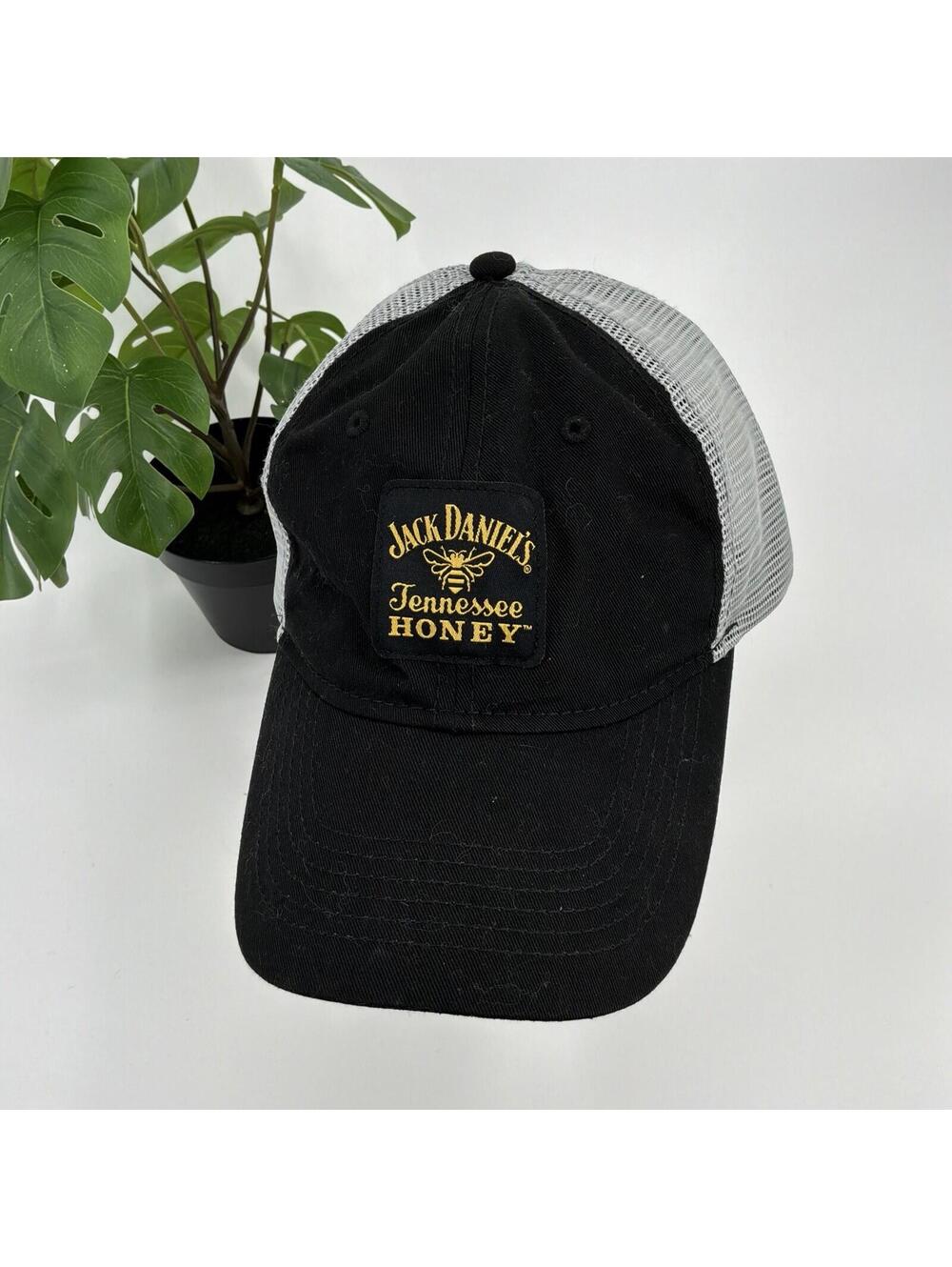 Jack Daniel’s Whiskey Black White Mesh SnapBack Cap Baseball Hat Men’s
